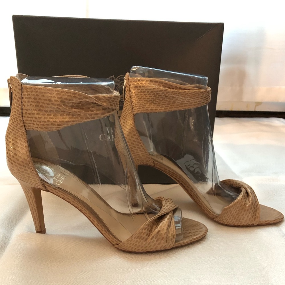 VINCE CAMUTO ANKLE STRAP CAMDEN SANDAL